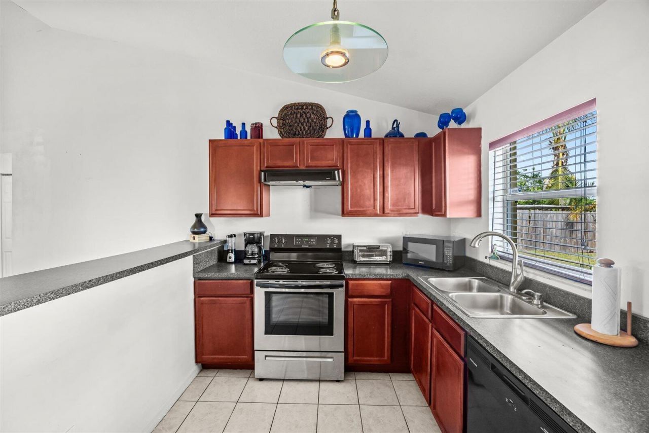 913 SE Forrest Park Drive, Stuart, FL 34994 Photo