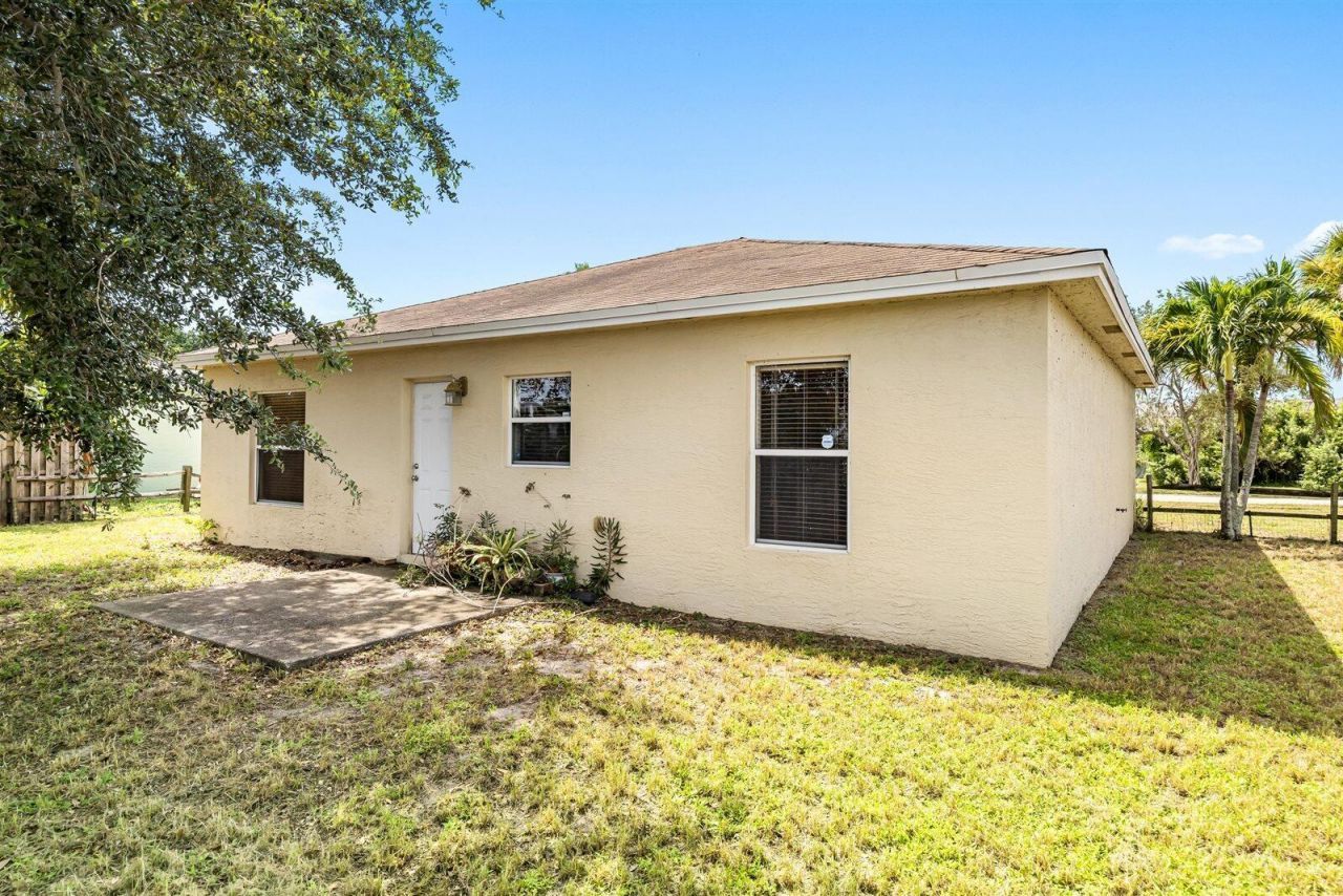 913 SE Forrest Park Drive, Stuart, FL 34994 Photo