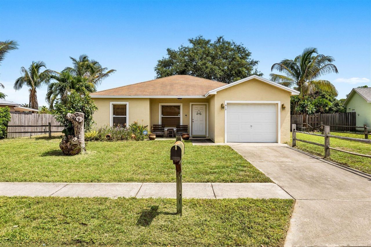 913 SE Forrest Park Drive, Stuart, FL 34994 Photo