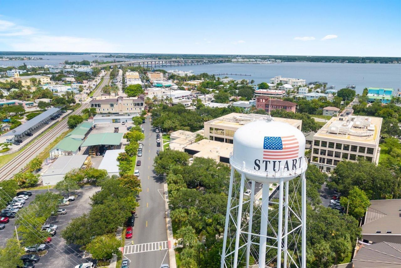 913 SE Forrest Park Drive, Stuart, FL 34994 Photo