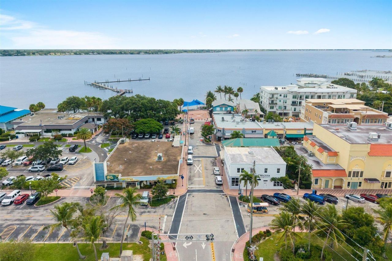 913 SE Forrest Park Drive, Stuart, FL 34994 Photo