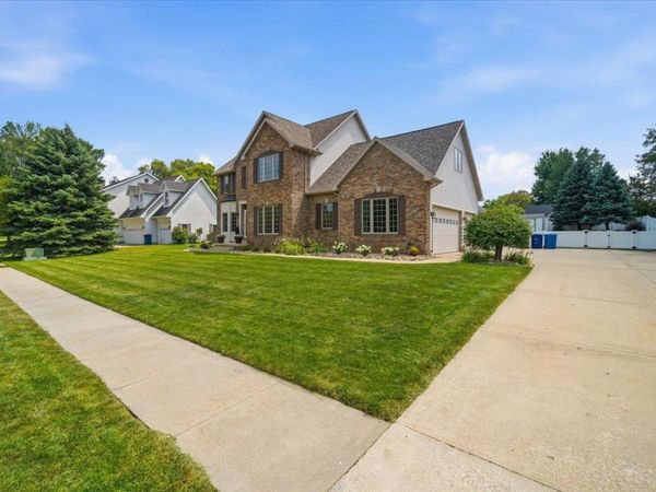 1957 Falcon Ridge, Waterloo, IA 50701