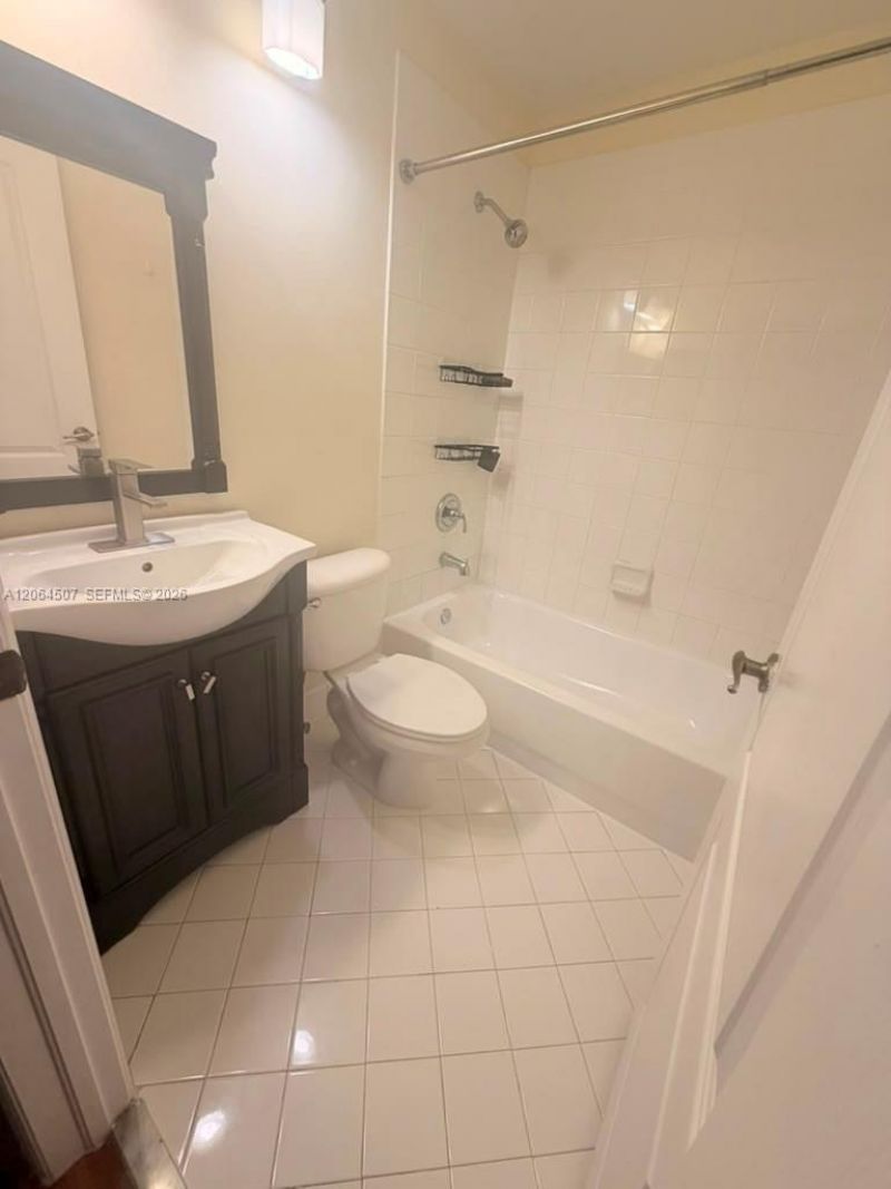 11440 NW 50th Ter, Doral, FL 33178 Photo