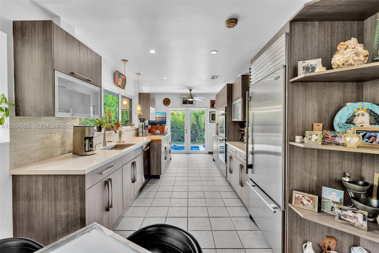 9450 E Broadview Dr, Bay Harbor Islands, FL 33154 Photo