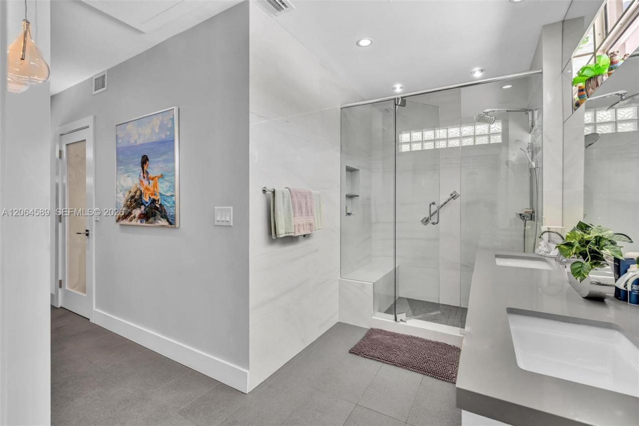 9450 E Broadview Dr, Bay Harbor Islands, FL 33154 Photo
