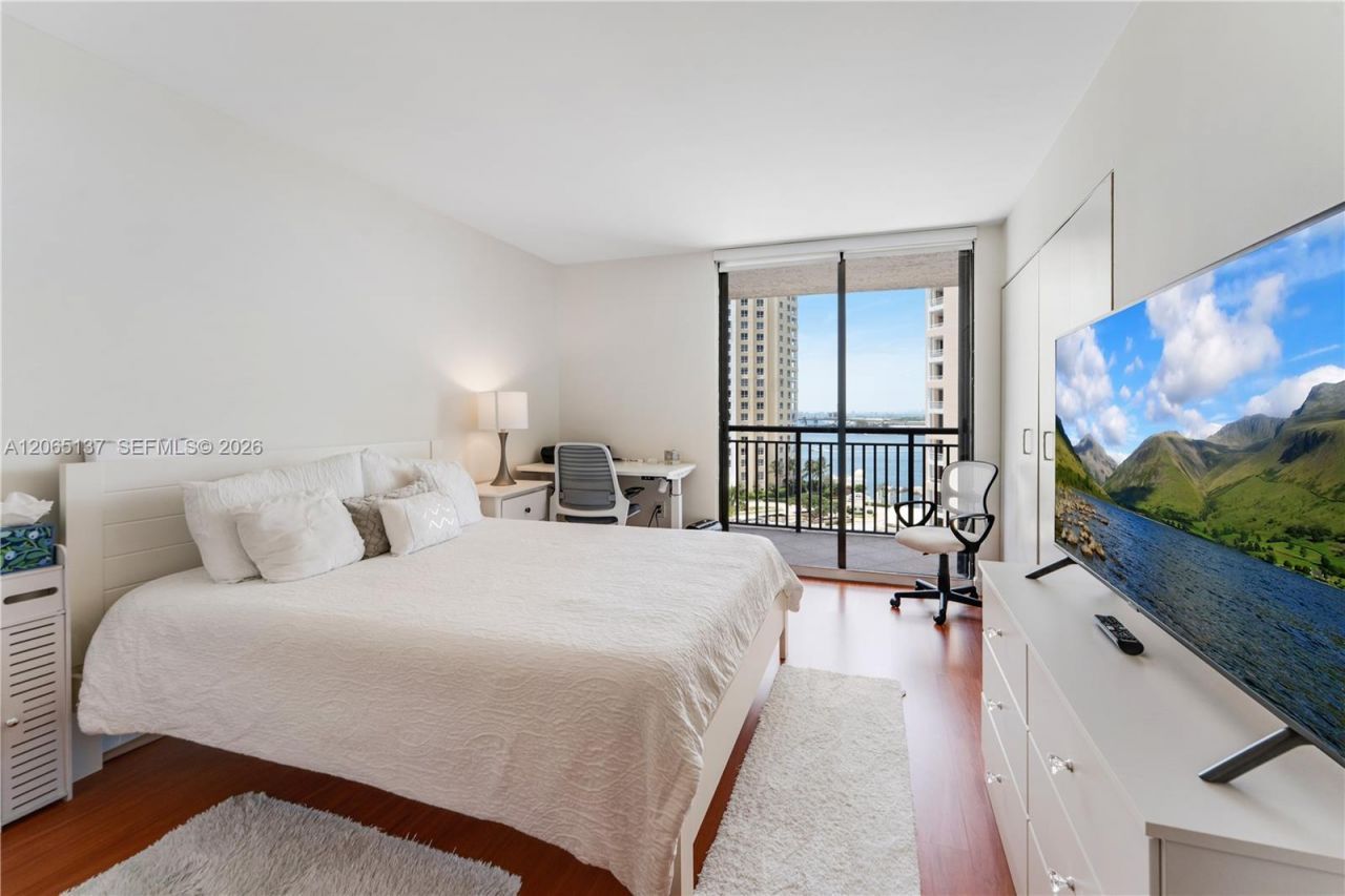 540 Brickell Key Dr , Unit 1422, Miami, FL 33131 Photo