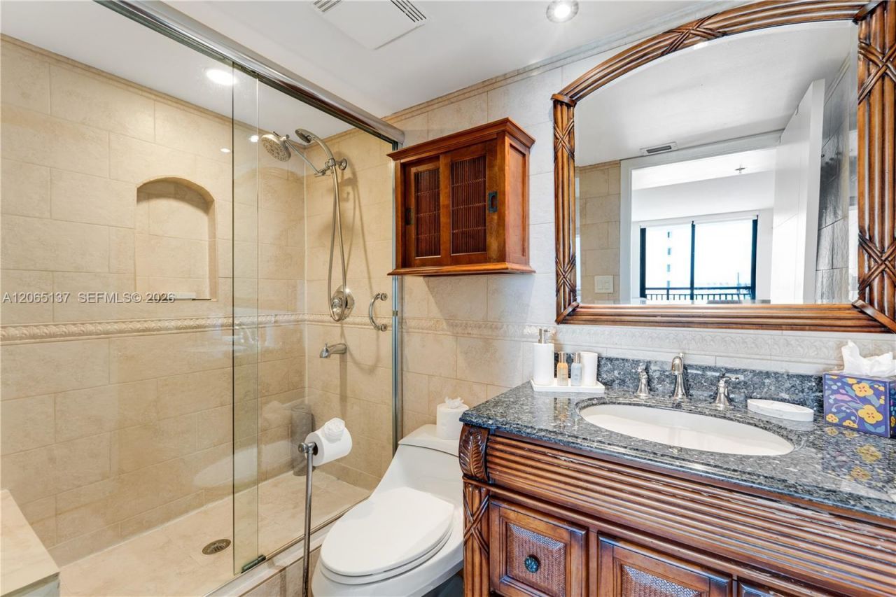 540 Brickell Key Dr , Unit 1422, Miami, FL 33131 Photo