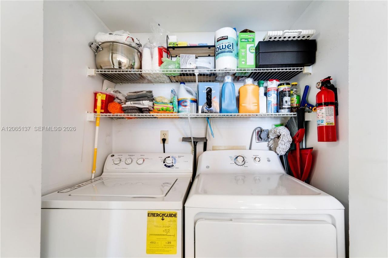 540 Brickell Key Dr , Unit 1422, Miami, FL 33131 Photo