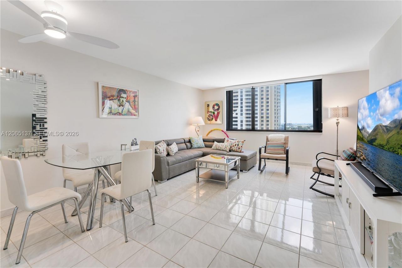 540 Brickell Key Dr , Unit 1422, Miami, FL 33131 Photo