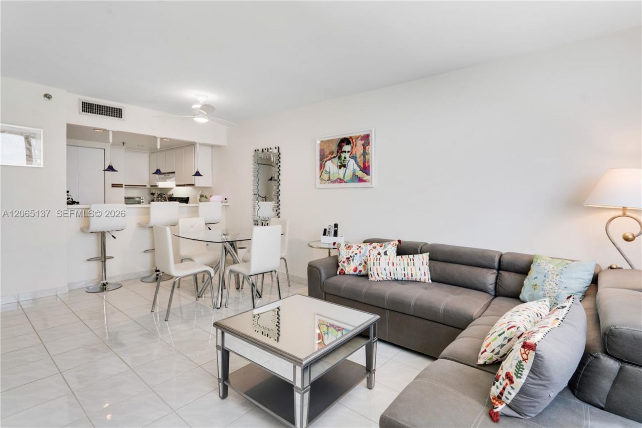 540 Brickell Key Dr , Unit 1422, Miami, FL 33131 Photo