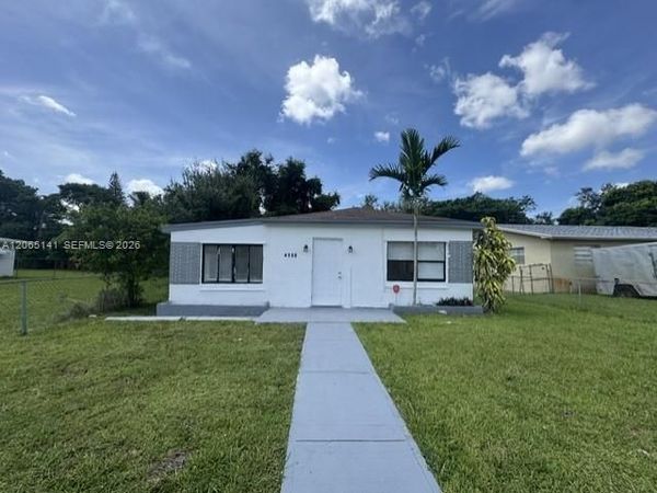 4130 SW 25th St , West Park, FL 33023