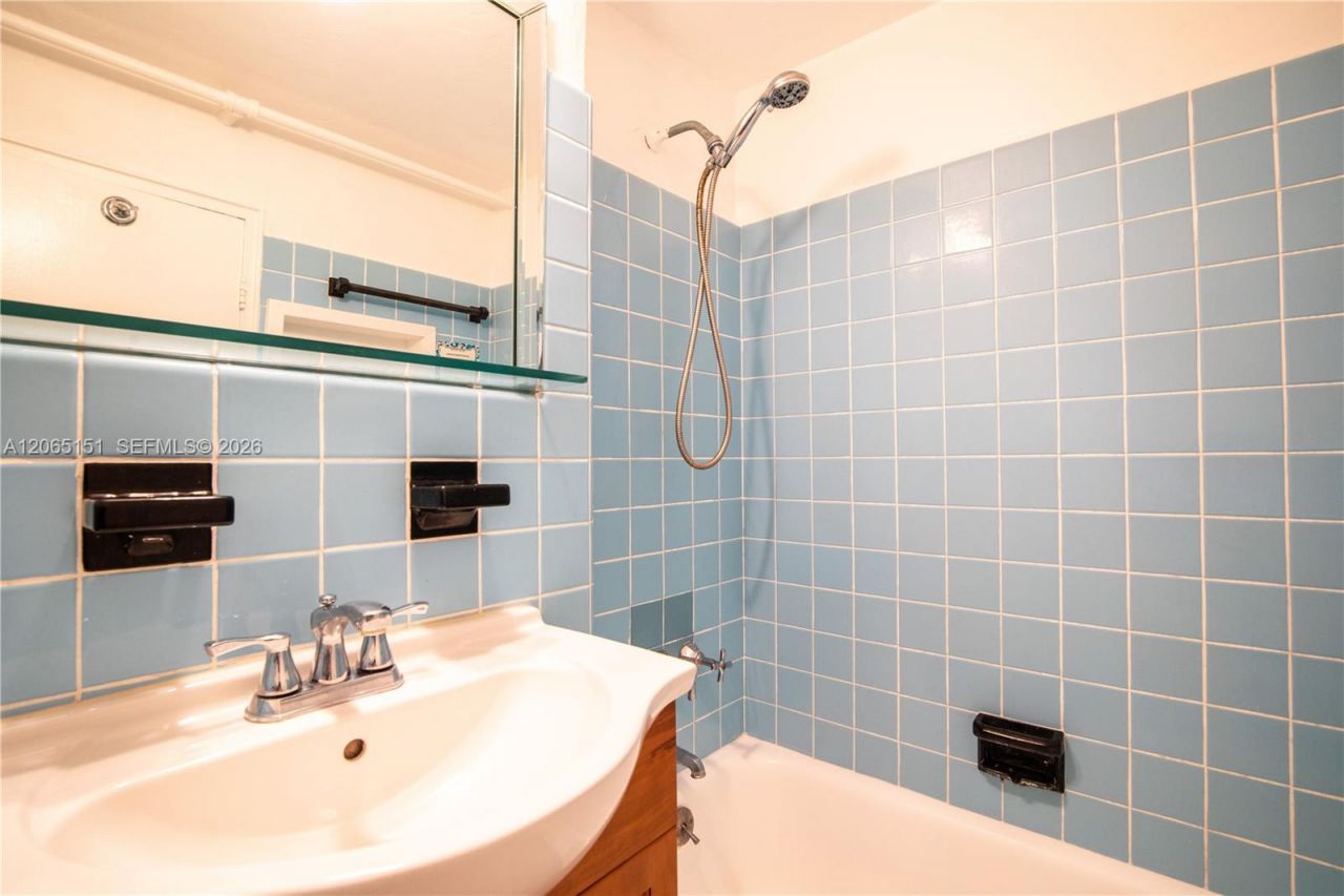 255 W 24th St, Unit 436, Miami Beach, FL 33140 Photo