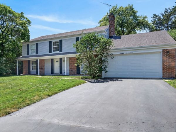 316 Fox Run Drive , Northbrook, IL 60062