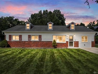 69 Wolfer Drive, Amelia, OH 45102