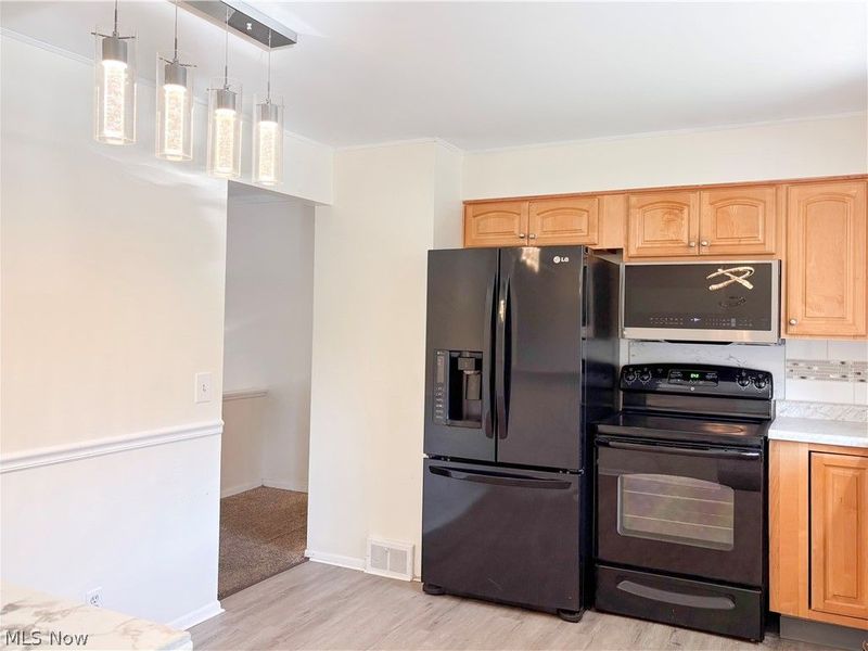 6727 Amsel Avenue NE, Canton, OH 44721 Photo 12