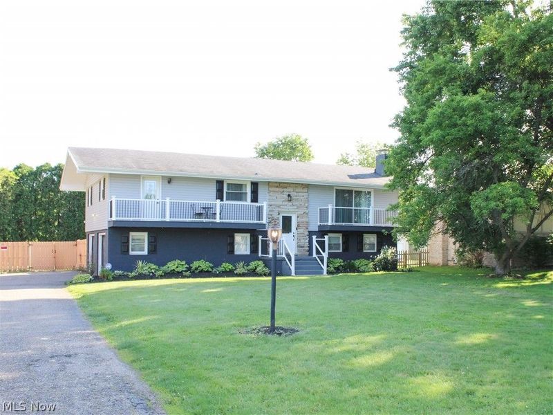 6727 Amsel Avenue NE, Canton, OH 44721 Photo 3