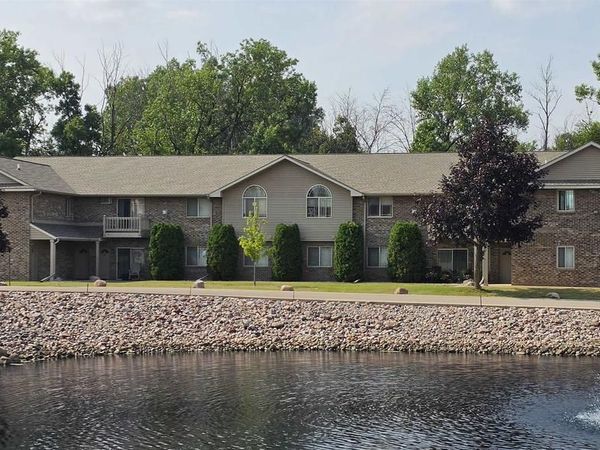 3325 N CASALOMA DRIVE, UNIT 40, Appleton, WI 54913