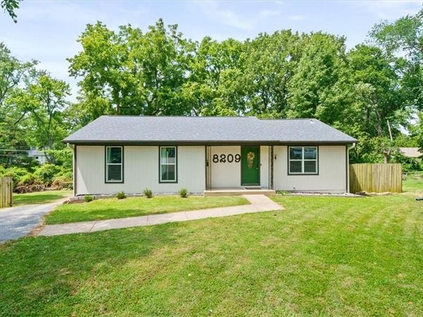 8209 W 56th Terrace, Merriam, KS 66202
