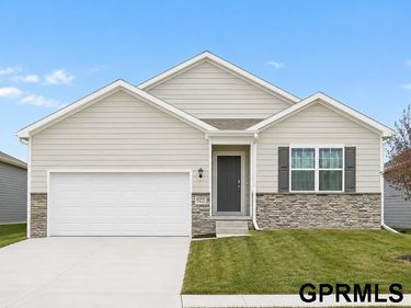 13632 Summit Street, Omaha, NE 68142