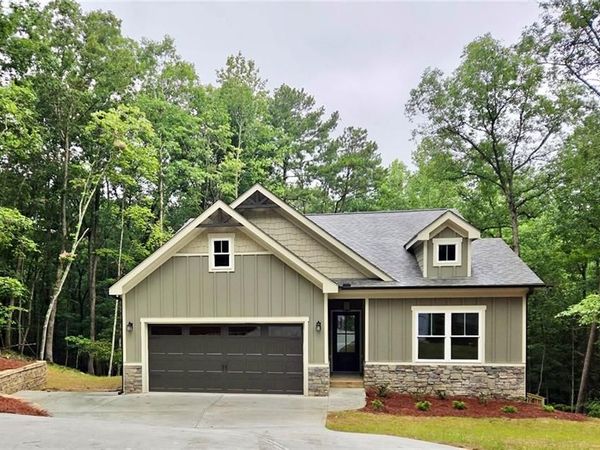 137 Bear Drive , Waleska, GA 30183