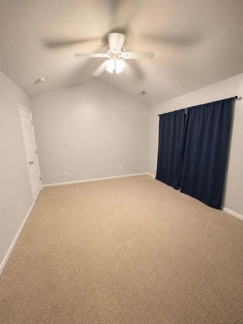 202 Kelsey Boulevard Photo 9