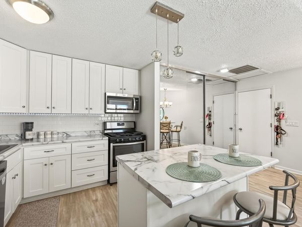 9601 Lonsdale Circle, Minnetonka, MN 55305