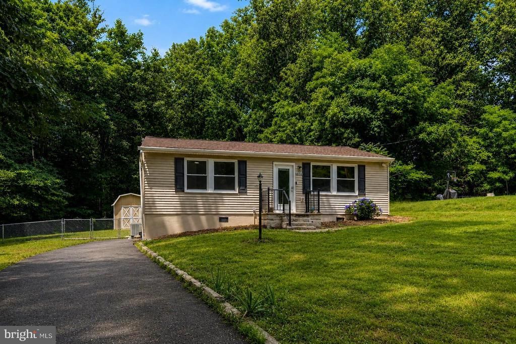 8595 FAIRGROUND ROAD , BEL ALTON, MD 20611