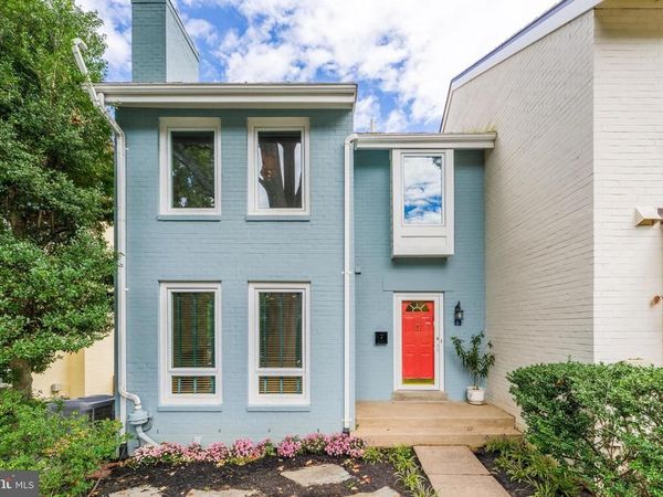 2001 CHADDS FORD DRIVE, RESTON, VA 20191