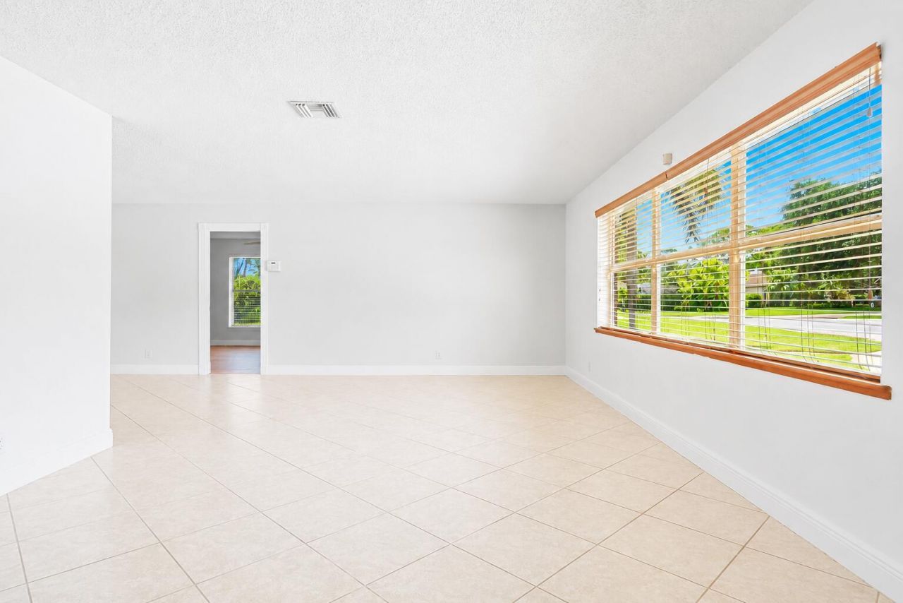 1966 Emilio Lane, West Palm Beach, FL 33406 Photo