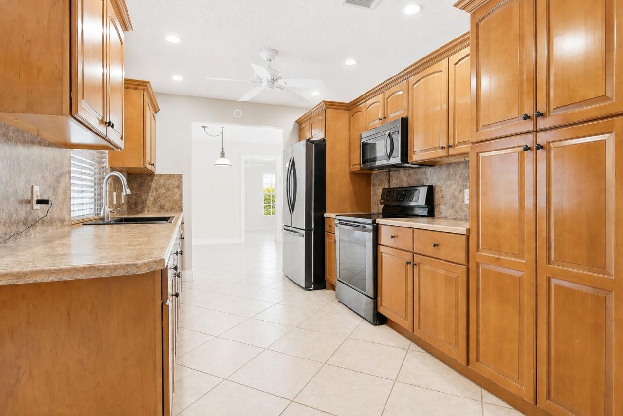 1966 Emilio Lane, West Palm Beach, FL 33406 Photo