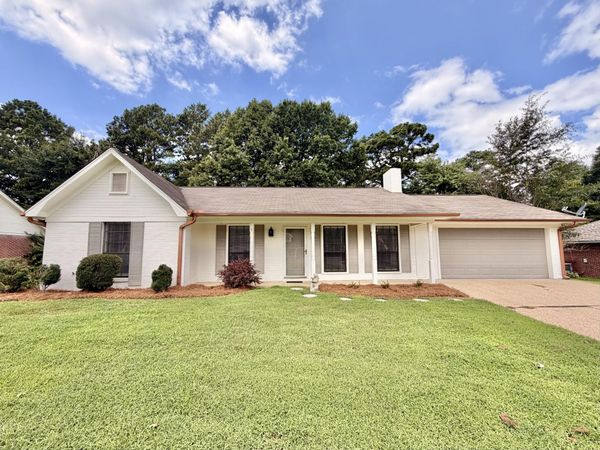 909 Sycamore St., Tupelo, MS 38801