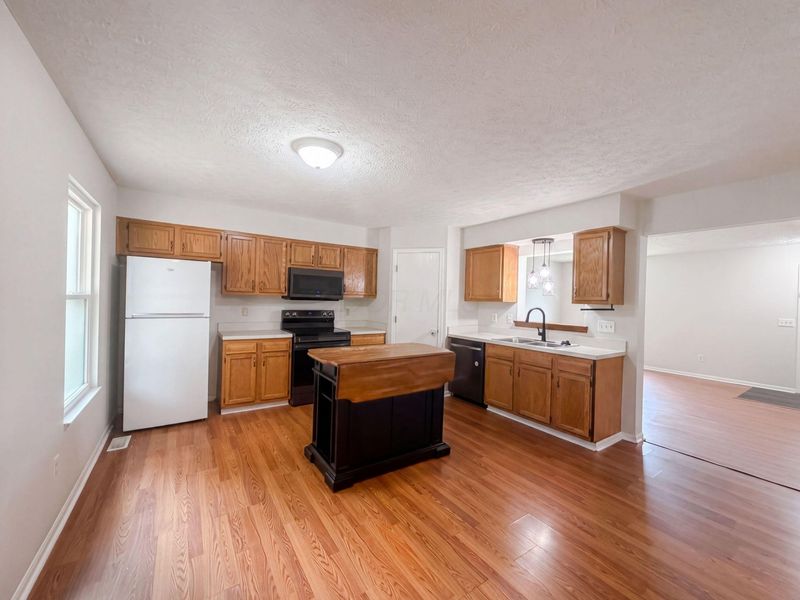 1618 Saddlebrook Drive , Heath, OH 43056 Photo 2