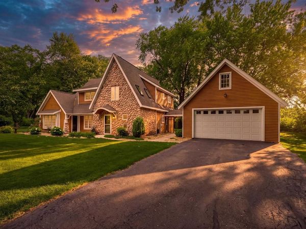122 POPLAR COURT, Neenah, WI 54956