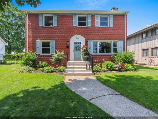 2012 WOODROW WAY, Green Bay, WI 54301