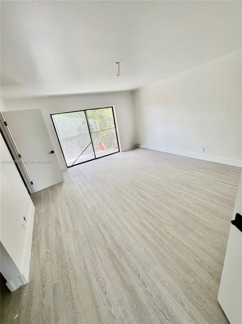 8010 NW 27th Pl, Unit 8010, Sunrise, FL 33322 Photo