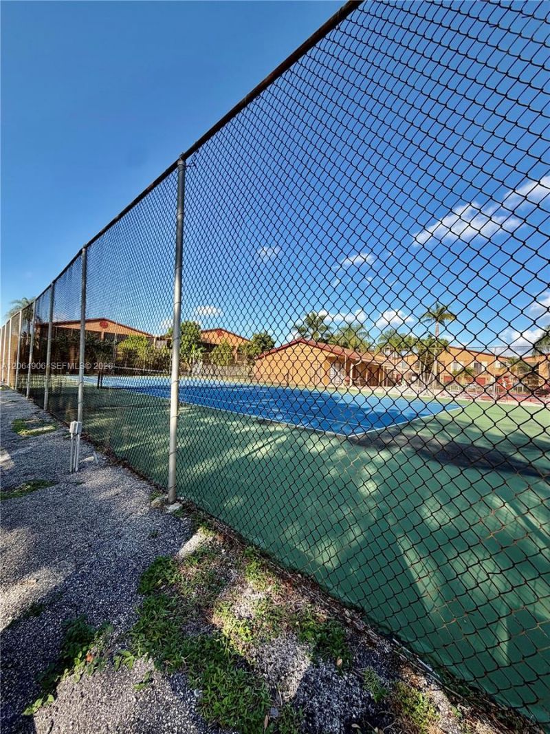 8010 NW 27th Pl, Unit 8010, Sunrise, FL 33322 Photo