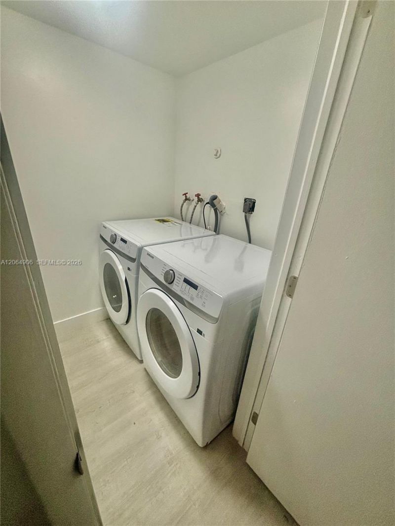 8010 NW 27th Pl, Unit 8010, Sunrise, FL 33322 Photo