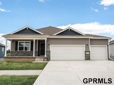 8608 S 185th Street, Gretna, NE 68136