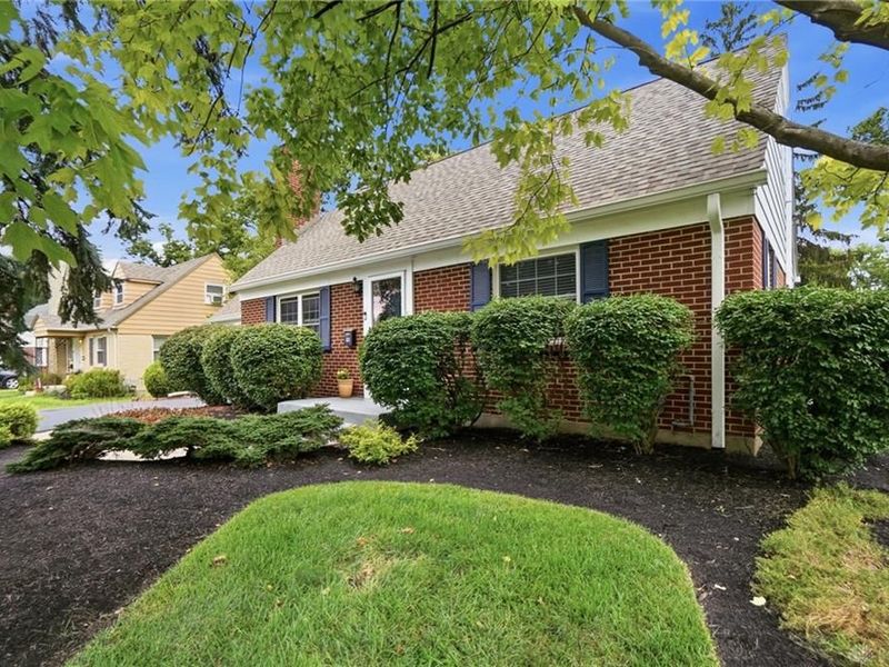 413 N Bromfield Road, Kettering, OH 45429 Photo 2