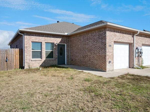 516-518 Wood Drive, Gunter, TX 75058