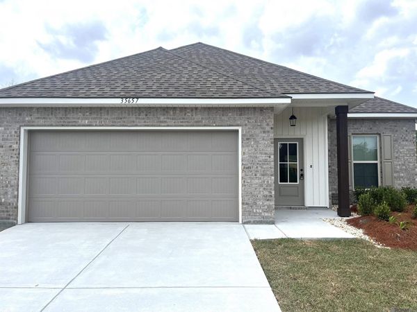 35657 Woodland Ridge Dr, Denham Springs, LA 70706