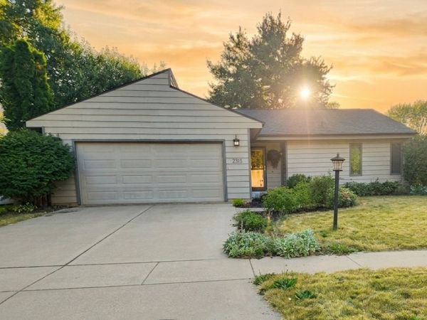 2315 Osage Drive , Champaign, IL 61821