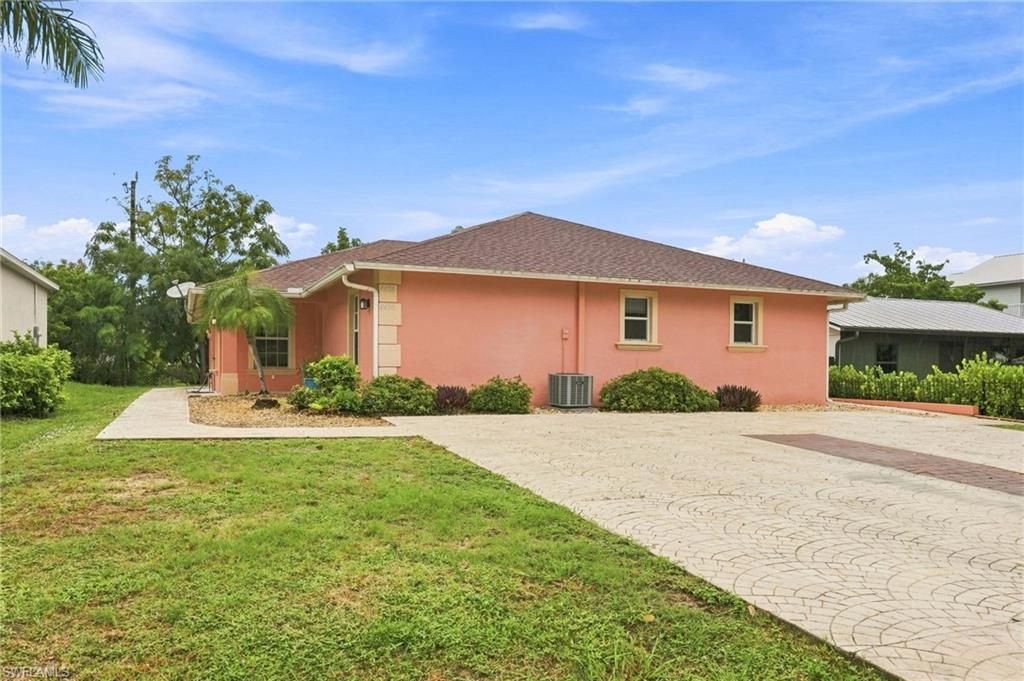 4438 Pine Lake Rd, Bonita Springs, FL 34134 Photo
