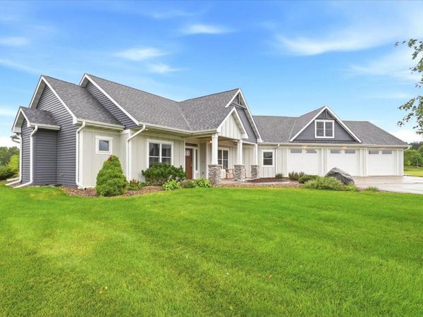 984 152nd Avenue, New Richmond, WI 54017