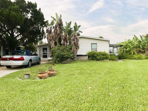 281 GOLDEN BAY BOULEVARD , OAK HILL, FL 32759