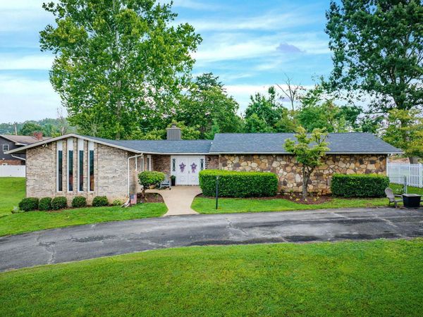 2440 Rivermont Drive, Kingsport, TN 37660