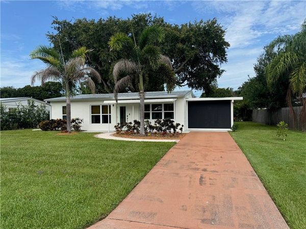 1741 5th Avenue, Vero Beach, FL 32960