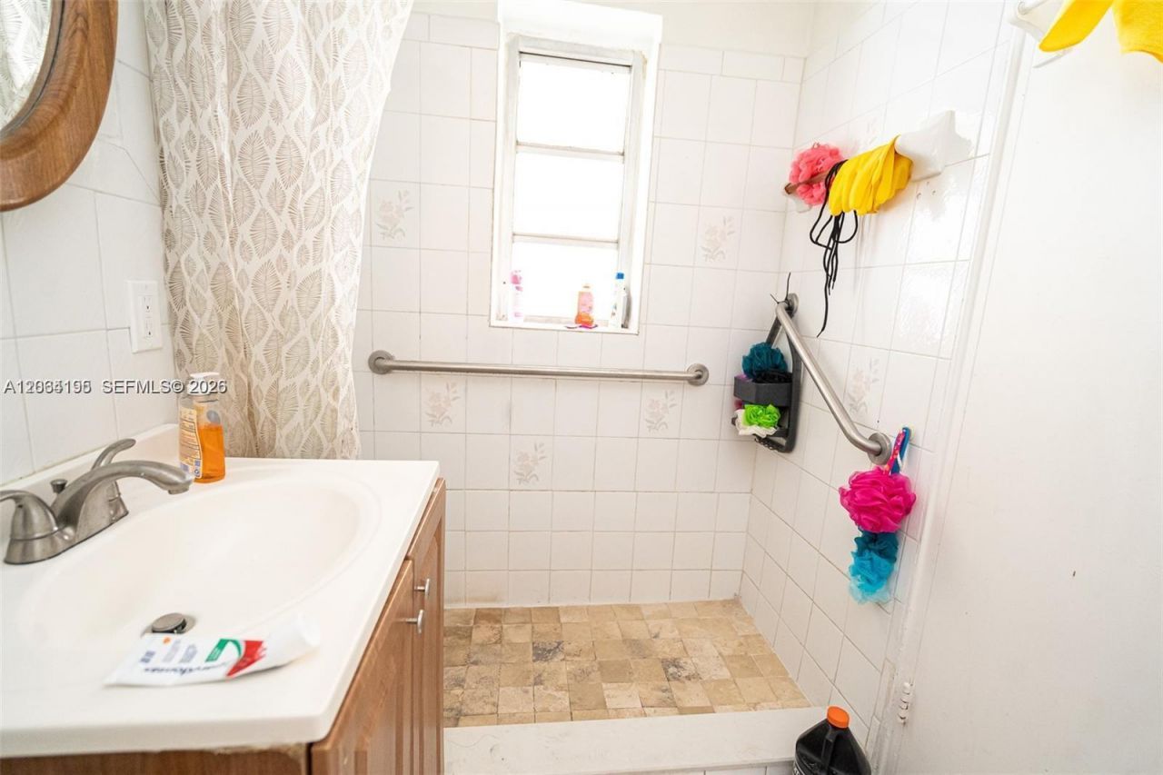 Please Call For Address, Miami, FL 33125 Photo