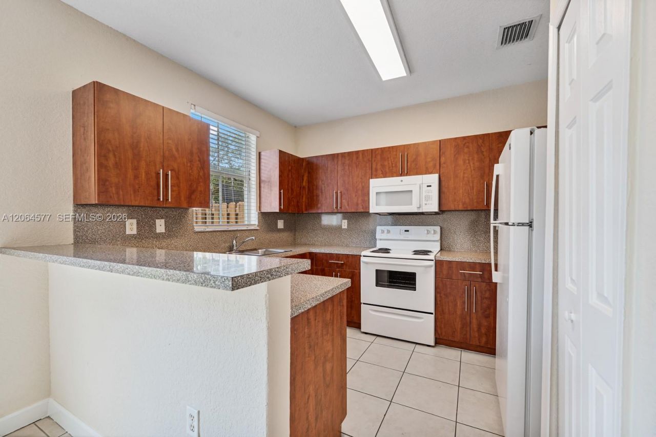 1427 SE 25th Ave, Homestead, FL 33035 Photo