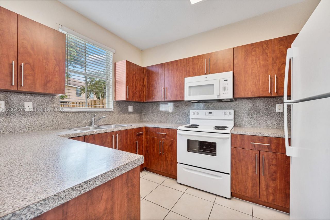 1427 SE 25th Ave, Homestead, FL 33035 Photo
